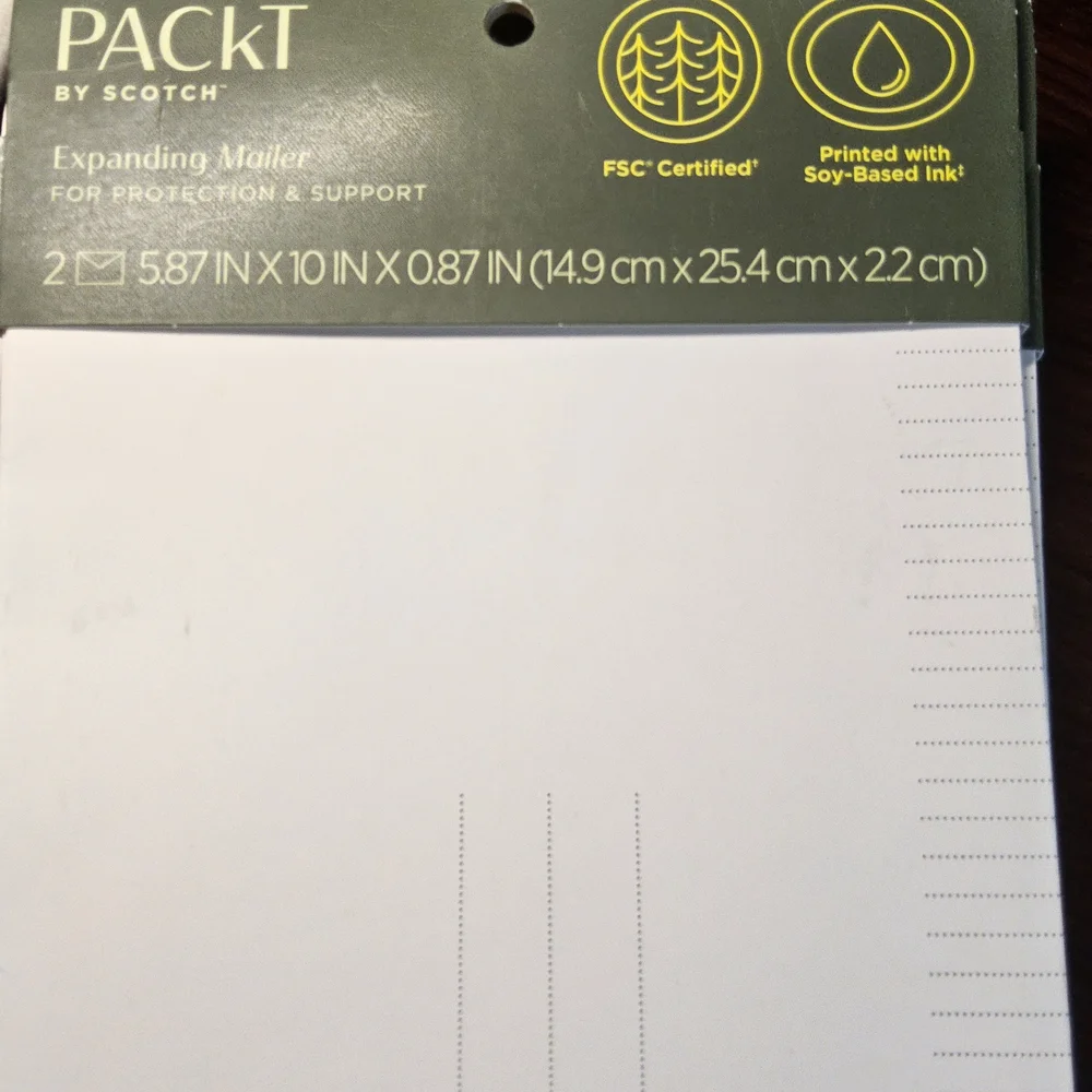 NWOT Pack T By Scotch White Expanding Mailer Envelopes and padded mailer